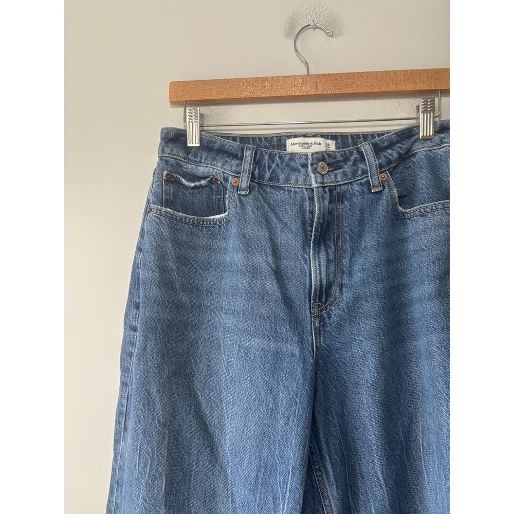 Abercrombie & Fitch Women's Curve Love High Rise Loose Jean Distressed Sz 28S - Picture 3 of 6